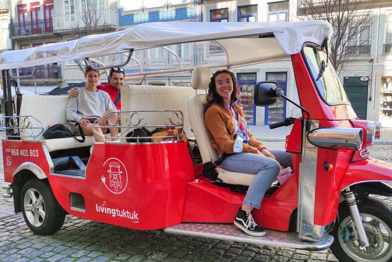 Durante il tour in tuk tuk di Porto